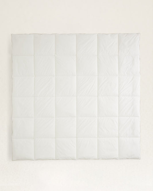 DOWN ALTERNATIVE COMFORTER