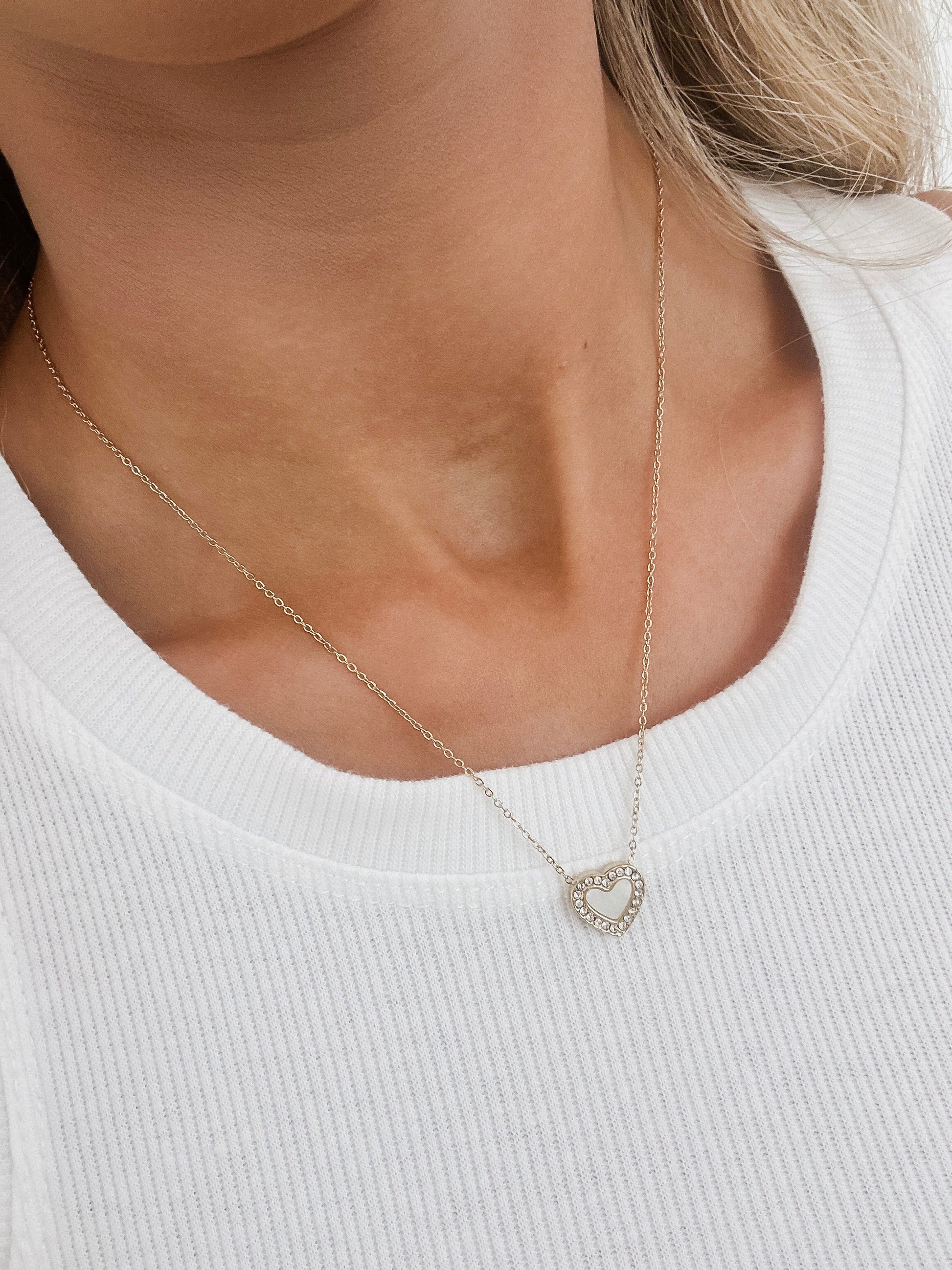 Creamy Heart Necklace